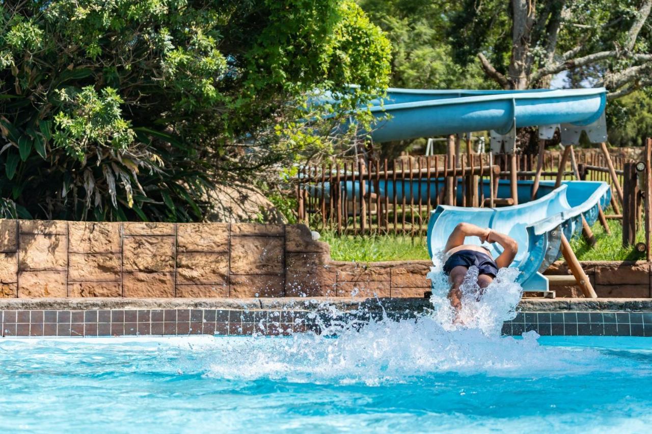 Gooderson Leisure Natal Spa Self Catering And Timeshare Resort Paulpietersburg Exterior photo