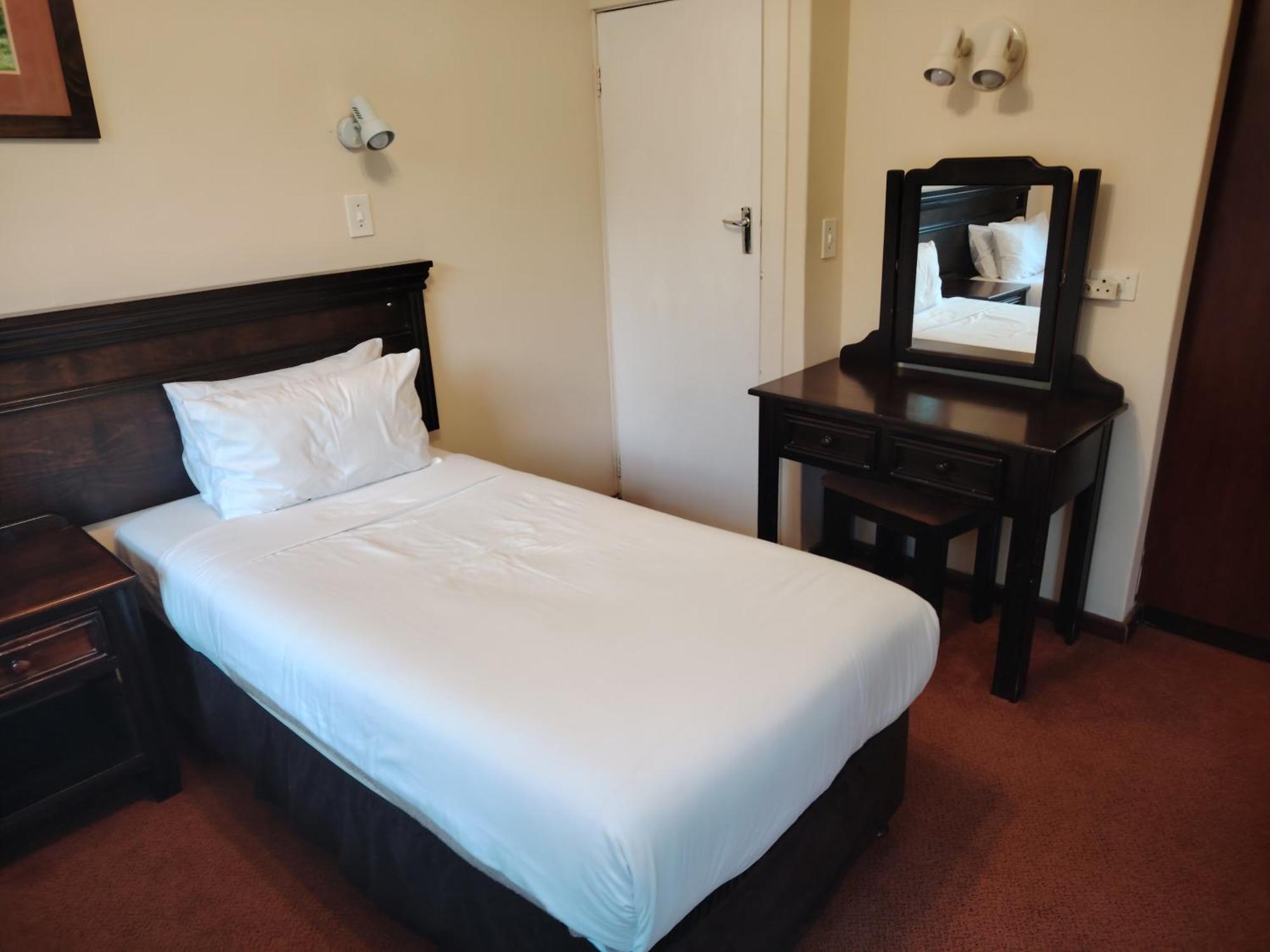 Gooderson Leisure Natal Spa Self Catering And Timeshare Resort Paulpietersburg Exterior photo